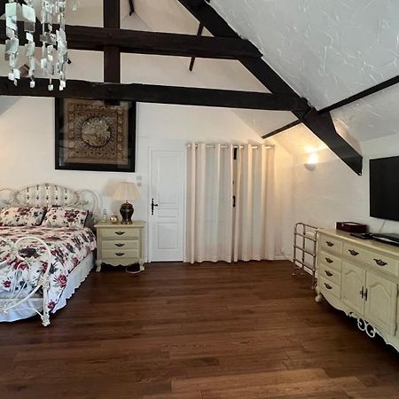 Chez Thomas 7 Route Du Monde Ancien Bed & Breakfast Saint-Georges-D'Aunay Bagian luar foto