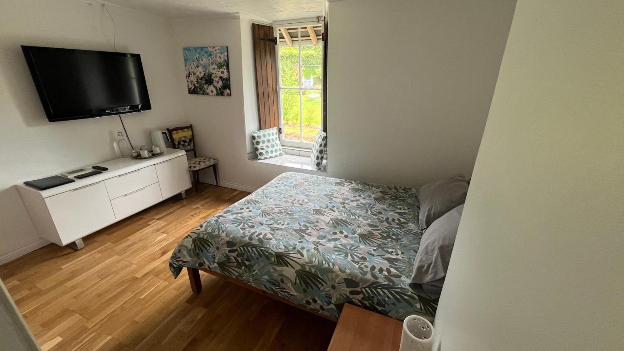Chez Thomas 7 Route Du Monde Ancien Bed & Breakfast Saint-Georges-D'Aunay Bagian luar foto
